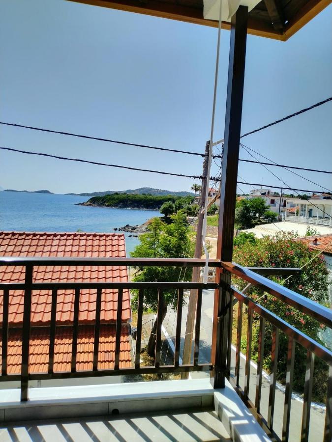 Gianni'S Apartment By The Sea Ammouliani Exterior photo