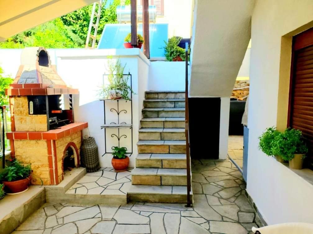 Gianni'S Apartment By The Sea Ammouliani Exterior photo